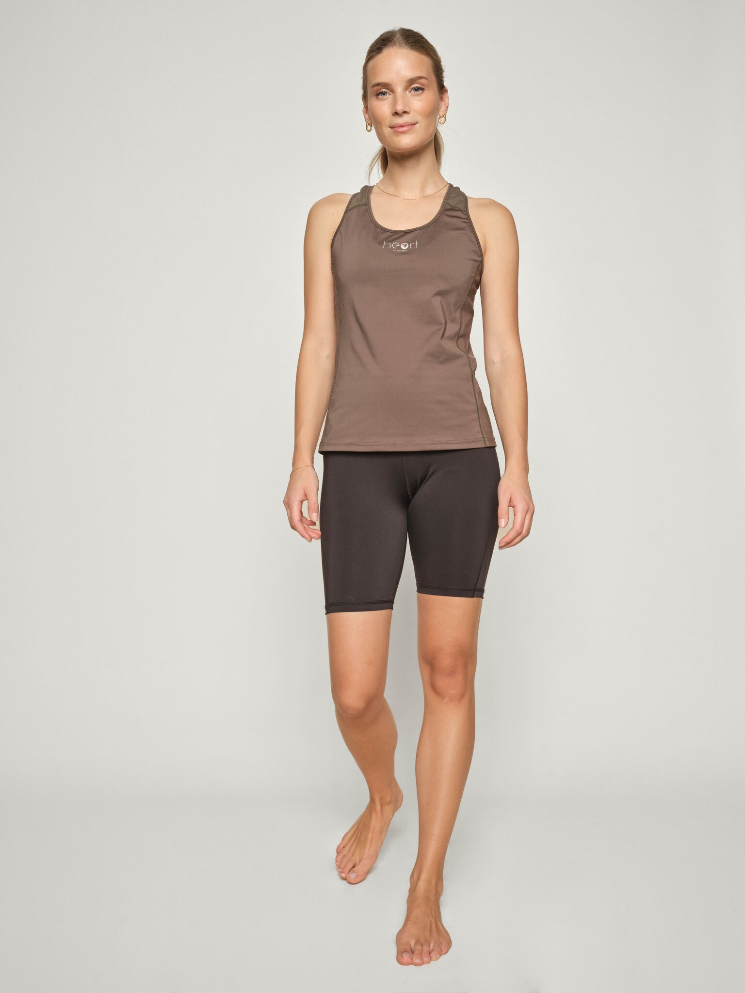 Modelshot / Black / Detail